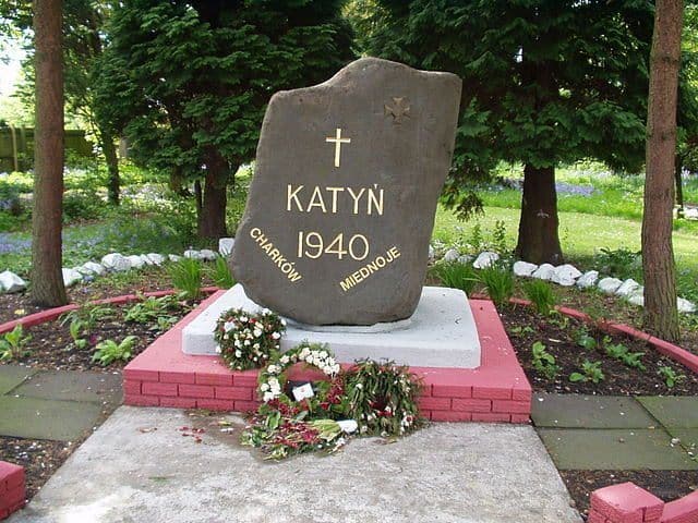 pomnik ofiarom zbrodni katyńskiej w Londynie