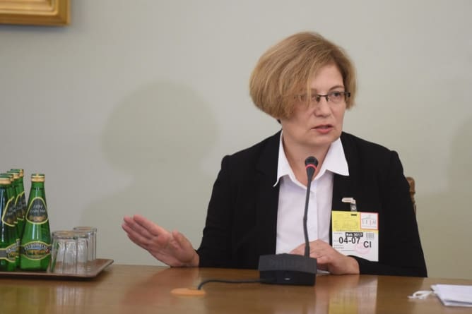 Prokurator Barbara Kijanko przed komisją do spraw Amber ...