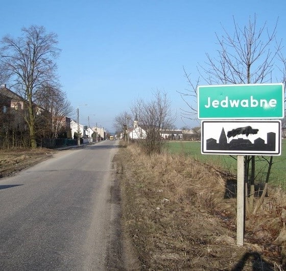 Przełom ws. ekshumacji w Jedwabnem? Jest wypowiedź wiceprezesa IPN: “Powinna zostać wznowiona”