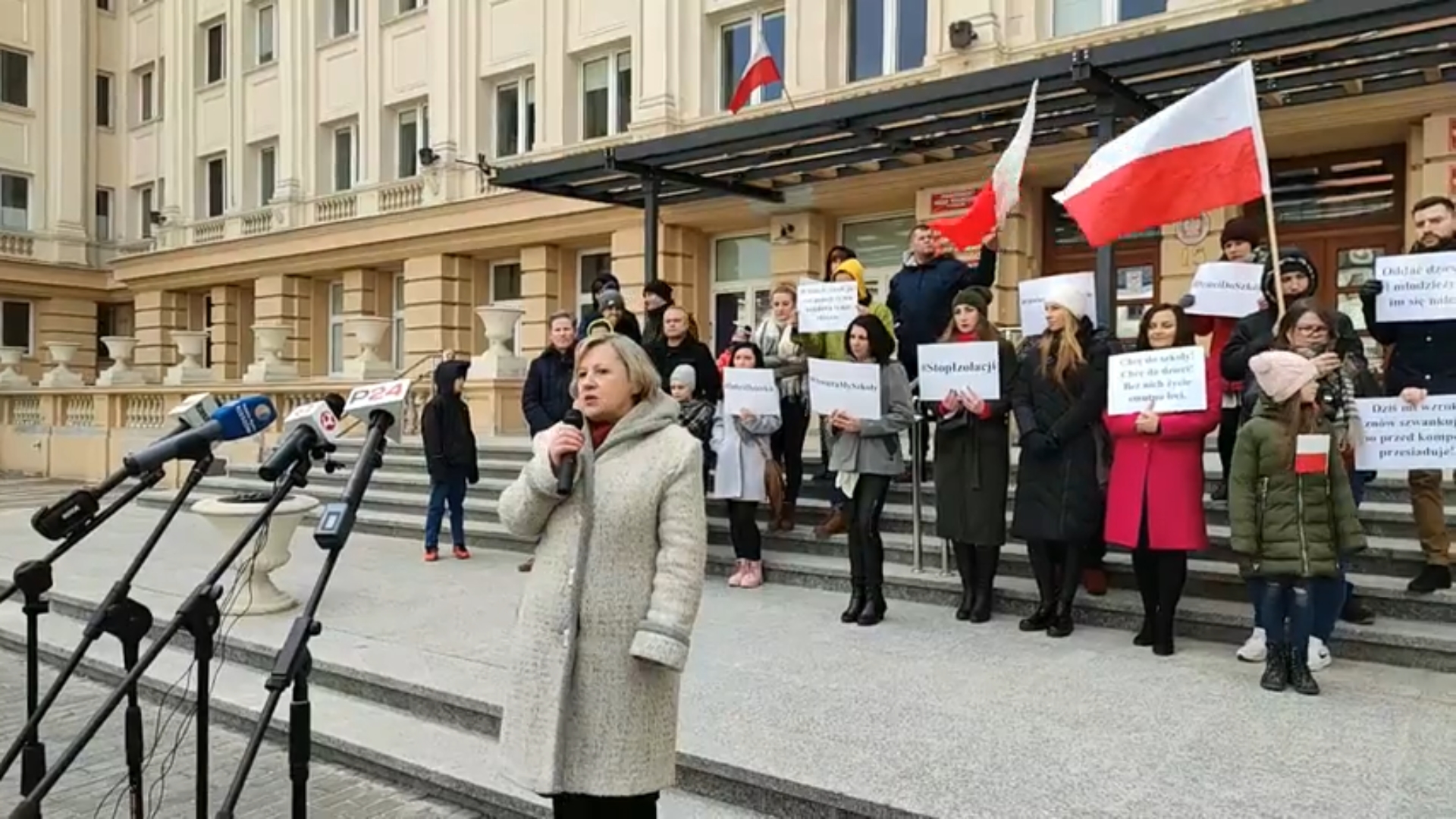 Protest rodziców i nauczycieli w Rzeszowie.