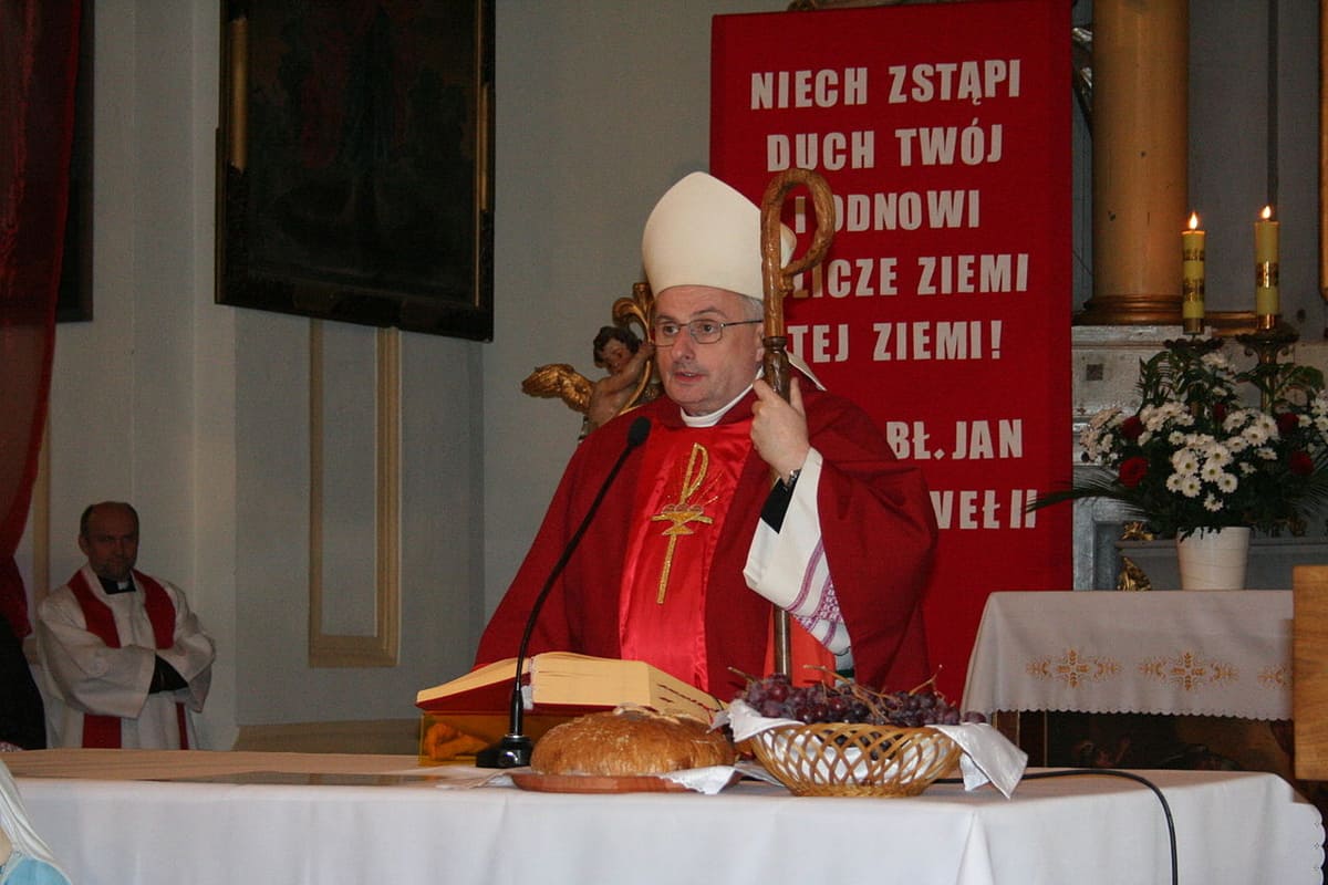 Biskup Jacek Jezierski