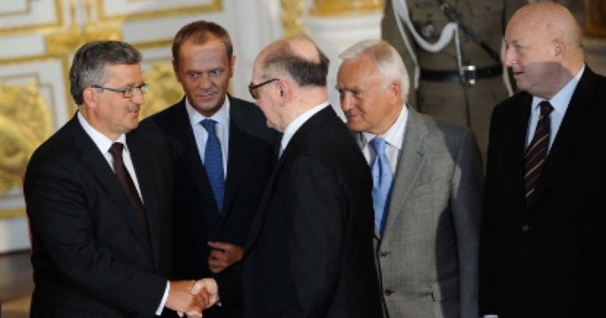 Bronisław Komorowski, Donald Tusk, Wojciech Jaruzelski, Leszek Miller, Józef Oleksy.