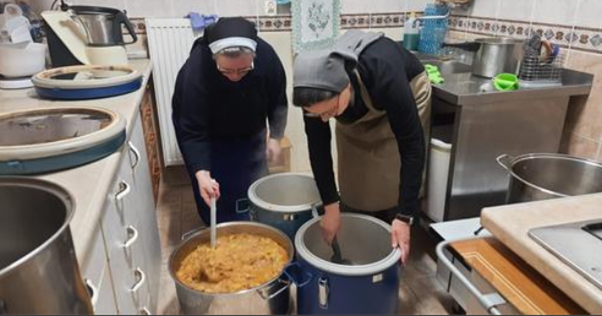 Przyjęcie posiłku od zakonnicy rosyjskiej narodowości może kosztować głodnego Ukraińca pobyt w więzieniu