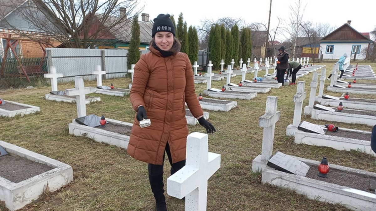 Piękny gest Ukraińców sprzątających polskie cmentarze