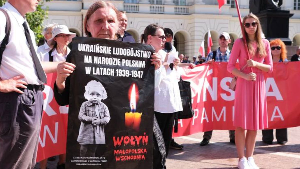 Marsz Ofiar Rzezi Wołyńskiej w Warszawie 2021
