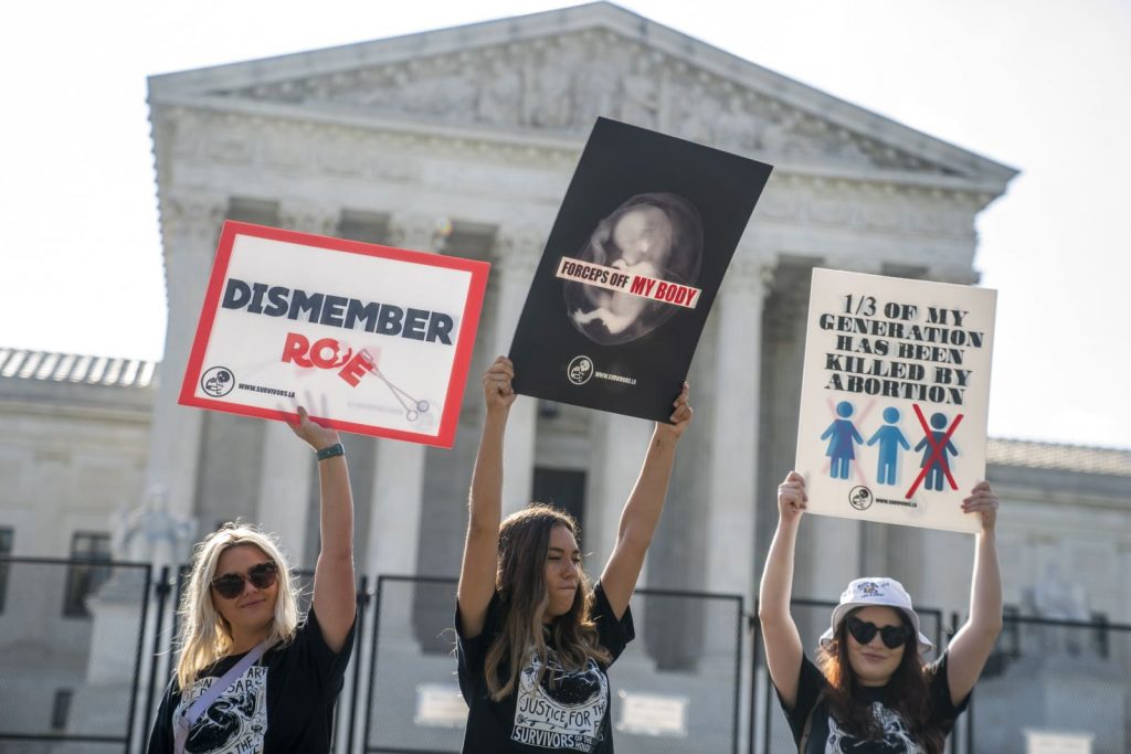 Manifestacja po wyroku Sądu Najwyższego USA ws. aborcji.