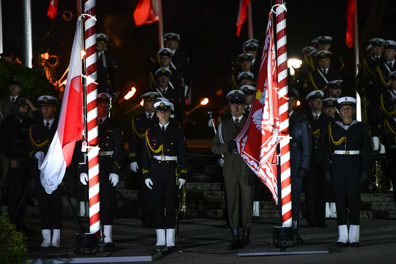 Uroczyste obchody 83. rocznicy wybuchu II wojny światowej przed Pomnikiem Obrońców Wybrzeża na Westerplatte w Gdańsku