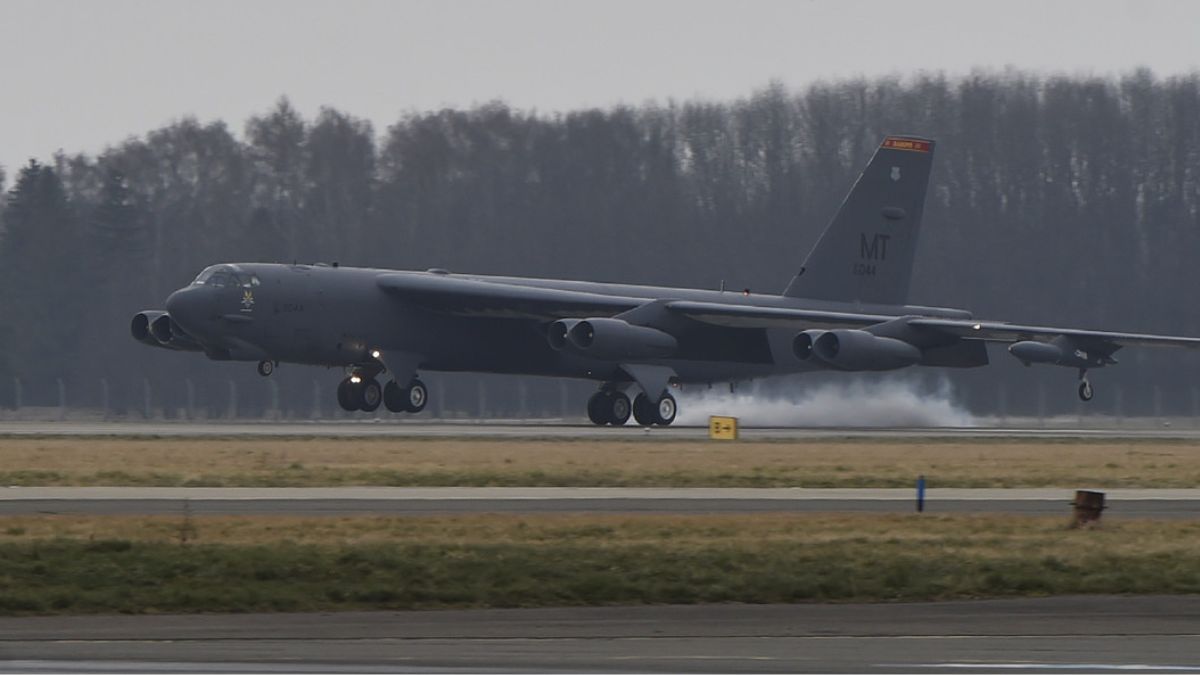 Amerykański bombowiec B-52 w Polsce