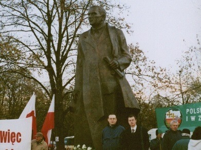 pomnik Dmowskiego zdjęcie Jan Bodakowski