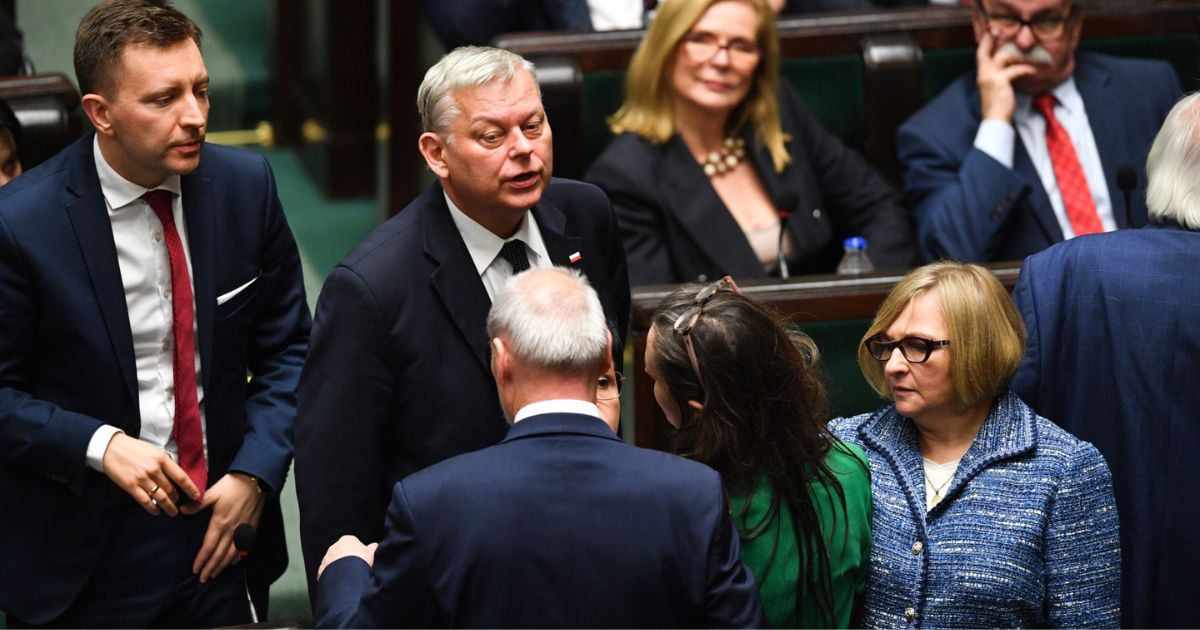 Posłowie podczas obrad Sejmu
